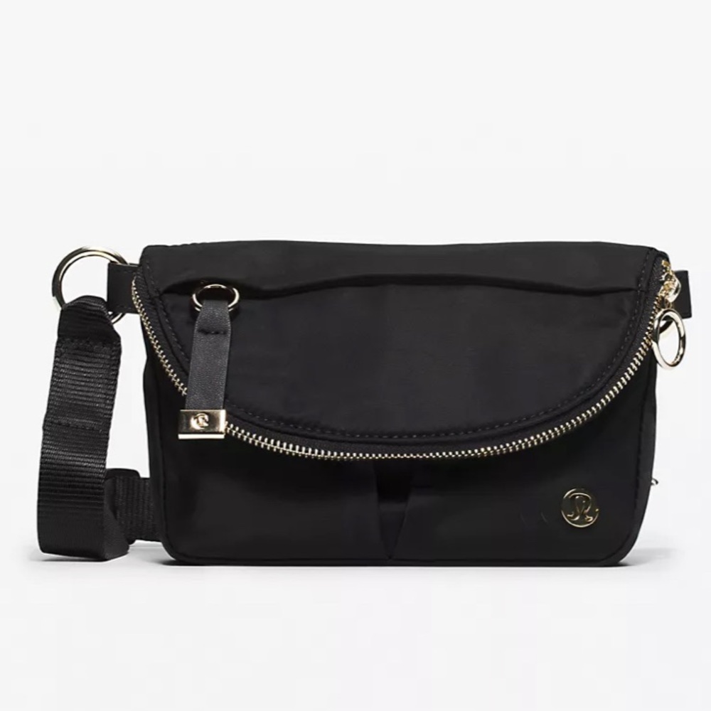 Lululemon crossbody Fanny pack 
ALL NIGHT FESTIVAL BAG *MICRO
Black/Gold